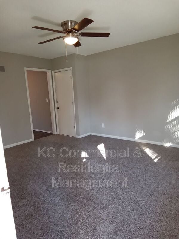 5042 N Topping Ave in Kansas City, MO - Building Photo - Building Photo
