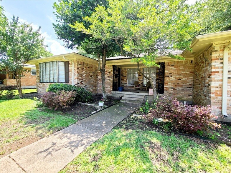 7549 Brentcove Cir in Dallas, TX - Building Photo