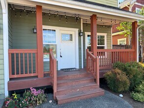 5050 Johnson St NW in Bremerton, WA - Building Photo - Building Photo