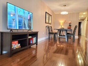 301 Thrace Av in Mississauga, ON - Building Photo - Building Photo