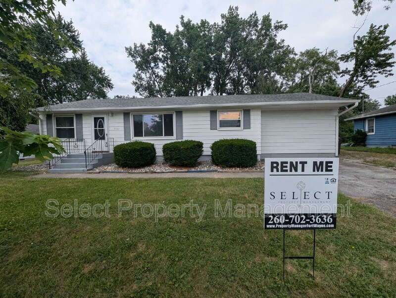 3705 St Joe Center Rd in Fort Wayne, IN - Building Photo