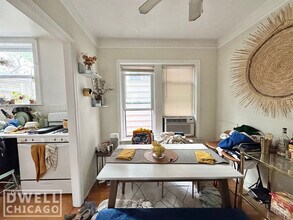 2125 W Giddings St, Unit 1R in Chicago, IL - Building Photo - Building Photo