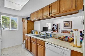 3138 Kings Lake Blvd in Naples, FL - Building Photo - Building Photo