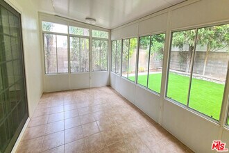 10000 Hanna Ave in Los Angeles, CA - Building Photo - Building Photo