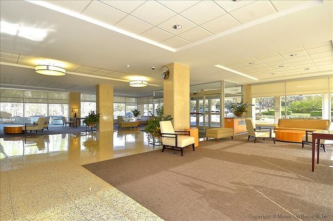 10401 Grosvenor Pl-Unit -#828 in Rockville, MD - Building Photo - Building Photo