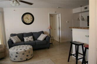 12591 Equestrian Cir in Ft. Myers, FL - Building Photo - Building Photo