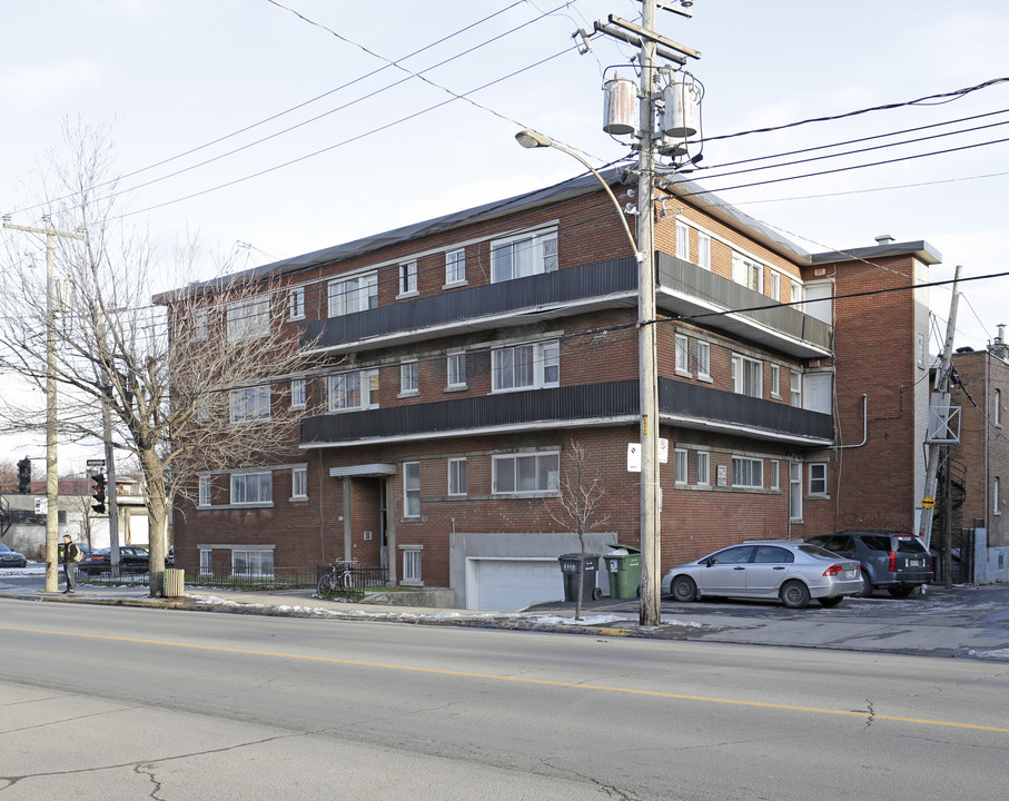 5800 Upper-Lachine in Montréal, QC - Building Photo