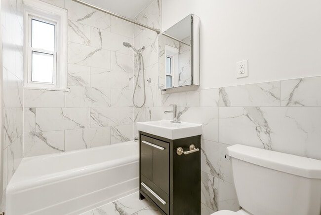 464 & 448 Spadina Rd in Toronto, ON - Building Photo - Building Photo