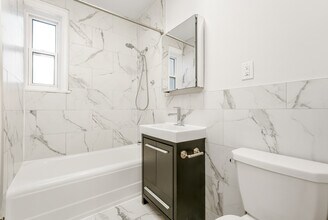 Forest Hill Manor in Toronto, ON - Building Photo - Building Photo