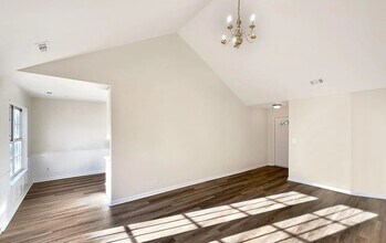1205 Eagle Ridge Dr in Charlotte, NC - Building Photo - Building Photo