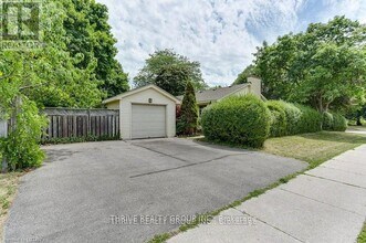 1 Sutton Pl in London, ON - Building Photo - Building Photo