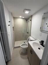 9175 Fontainebleau Blvd in Miami, FL - Building Photo - Building Photo