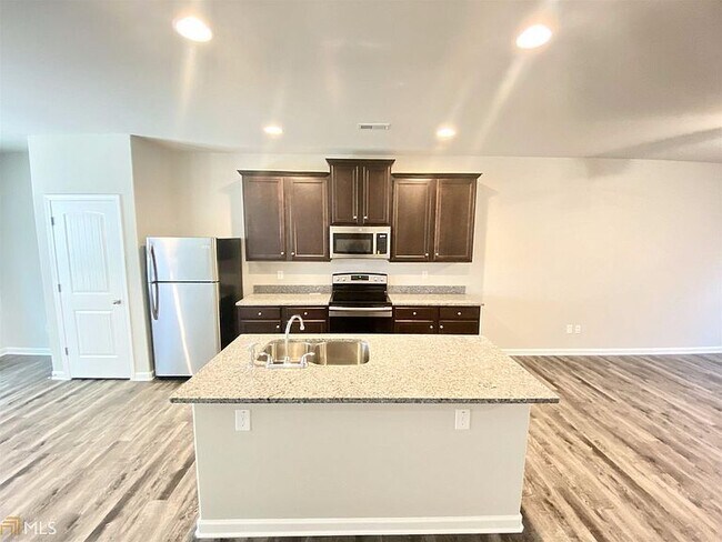6128 Oakley Rd in Union City, GA - Building Photo - Building Photo