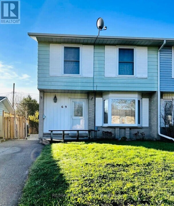 69 Church St in Orangeville, ON - Building Photo