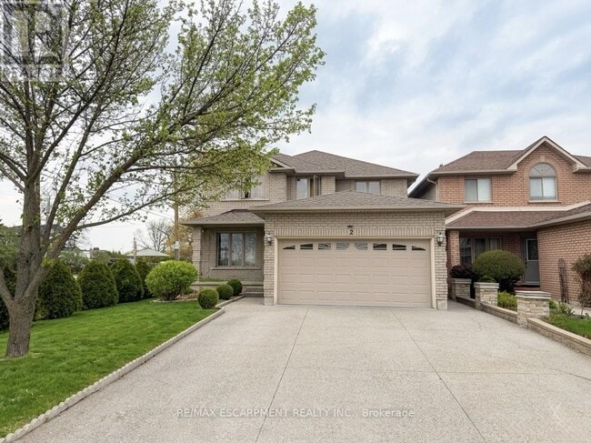property at 2 Pineridge Dr