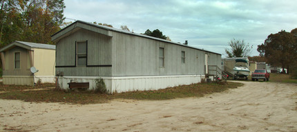 Smithfield Mobile Home Park in Smithfield, VA - Building Photo - Building Photo