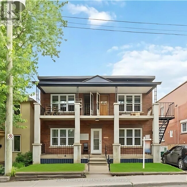 9-9 Acacia Ave