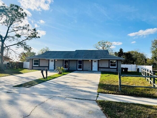 property at 1510 Candlewyck Dr