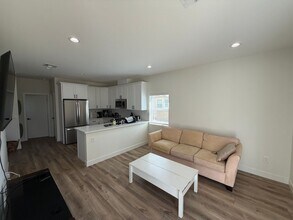 6257 Stewart St in San Diego, CA - Building Photo - Building Photo