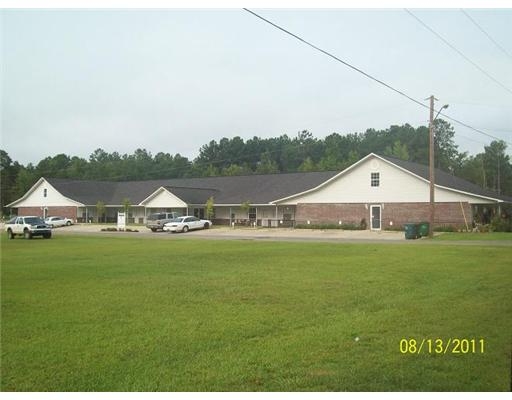 1614 Howell Ln in Leakesville, MS - Foto de edificio