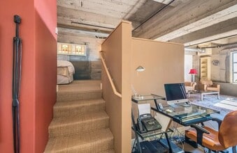 201 4th St, Unit #302 in Oakland, CA - Foto de edificio - Building Photo