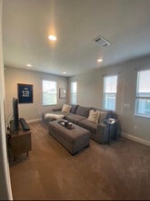 2877 Rio Seco Dr in Pittsburg, CA - Foto de edificio - Building Photo