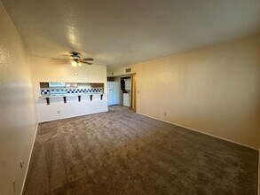 8080 E Speedway Blvd in Tucson, AZ - Foto de edificio - Building Photo