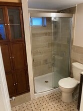 636 Hoover St, Unit Lower level in East Meadow, NY - Foto de edificio - Building Photo