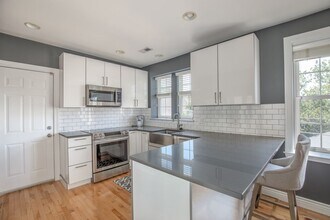 7564 Wydown Blvd in Clayton, MO - Building Photo - Building Photo