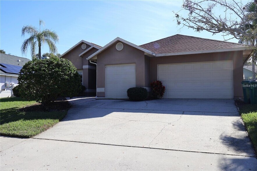 857 Belted Kingfisher Dr S, Unit Apt 104 in Palm Harbor, FL - Foto de edificio