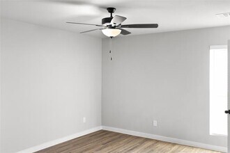 2404 Miller St in Denison, TX - Building Photo - Building Photo