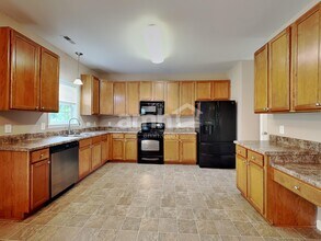 811 Cedar Creek Dr in Wendell, NC - Building Photo - Building Photo