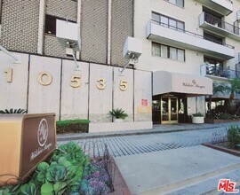 10535 Wilshire Blvd in Los Angeles, CA - Building Photo - Building Photo