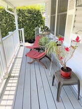 42 Hamilton Rd, Unit Left in North Merrick, NY - Building Photo - Building Photo