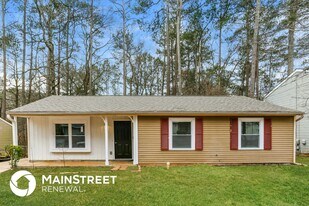 2153 Scarbrough Rd in Stone Mountain, GA - Building Photo