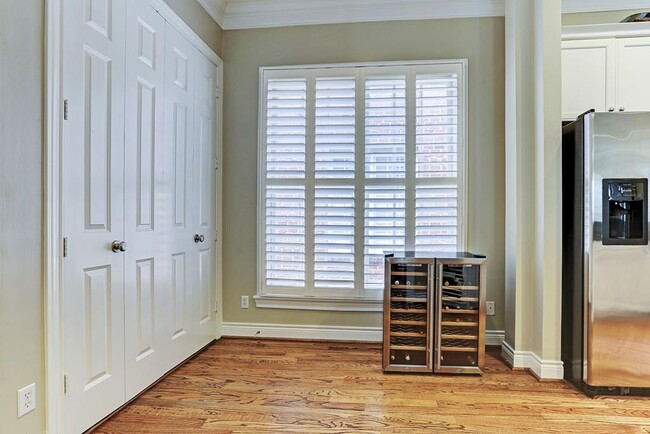 property at 1906 Greenwich Terrace Dr