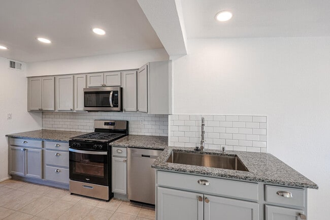 11417 N Hacienda Dr in Sun City, AZ - Building Photo - Building Photo