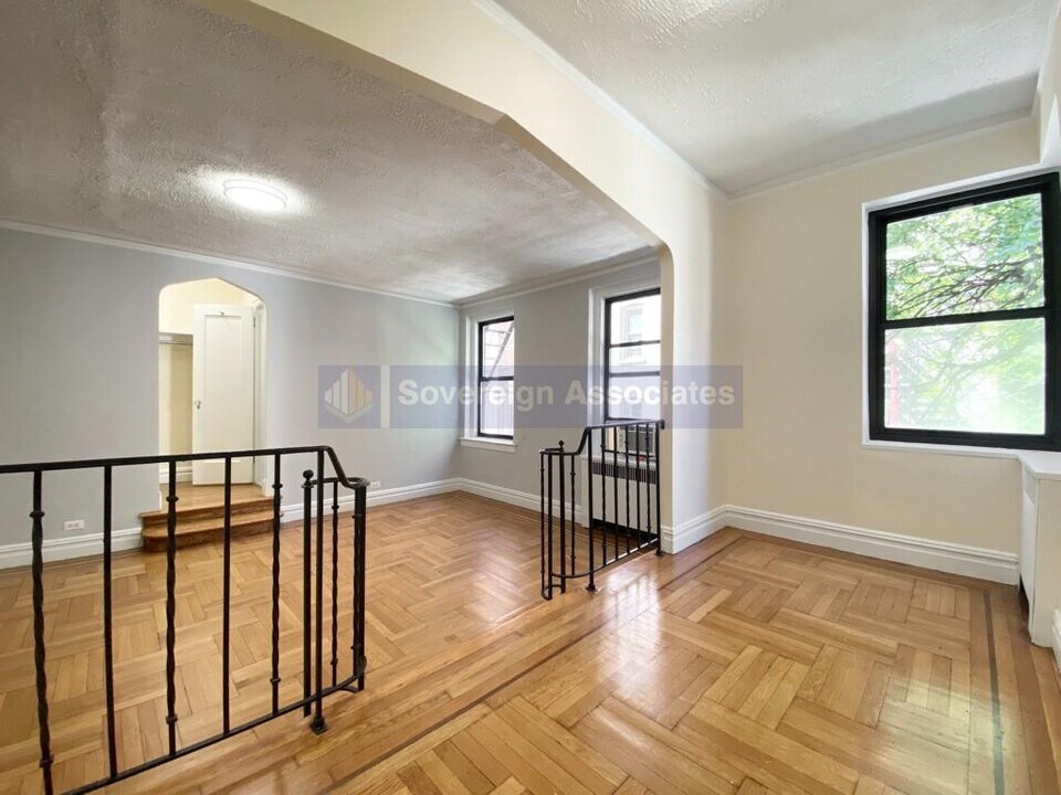 567 Fort Washington Ave in New York, NY - Building Photo