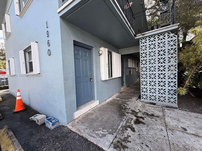 1960 NW Flagler Terrace in Miami, FL - Building Photo - Building Photo