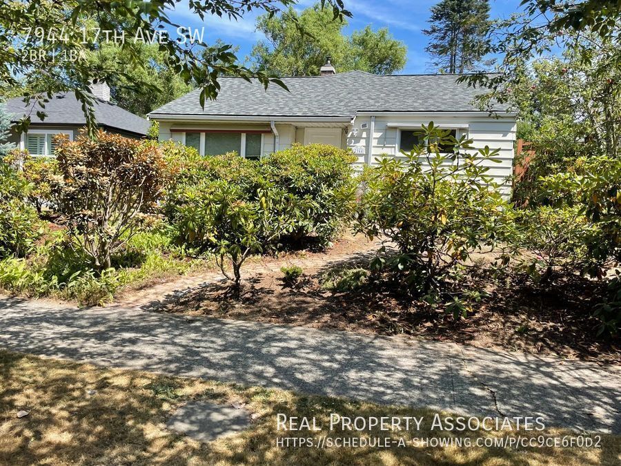 7944 17th Ave SW in Seattle, WA - Building Photo