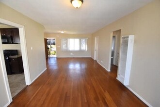 5419 Keniston Ave in Los Angeles, CA - Building Photo - Building Photo