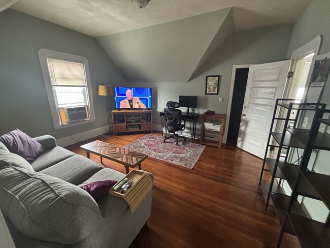 458 Broadway, Unit 3