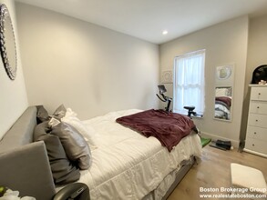 118 Buttonwood St, Unit #1 in Boston, MA - Building Photo - Building Photo