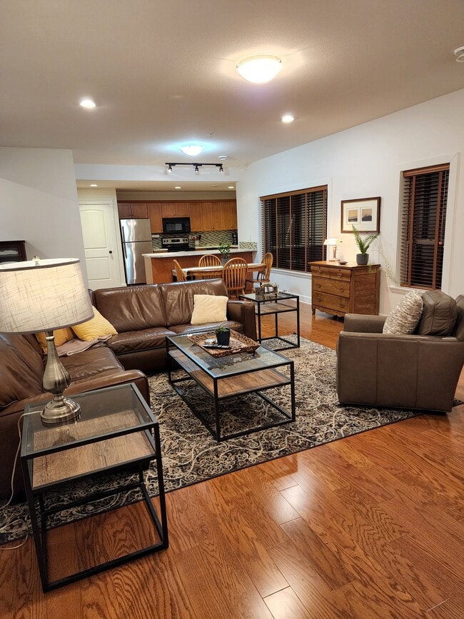 2013 Capistrano Dr in Kelowna, BC - Building Photo - Building Photo