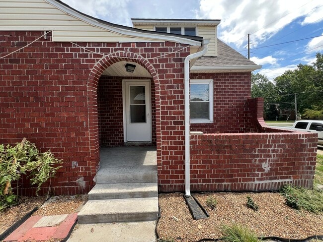 512 W Walnut St in Independence, MO - Building Photo - Building Photo
