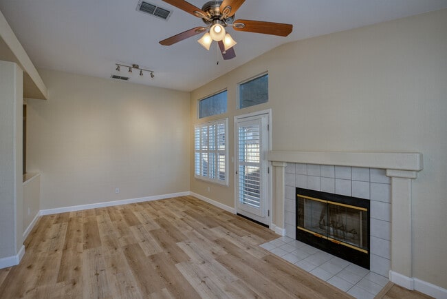15279 Medella Cir in Sloughhouse, CA - Building Photo - Building Photo