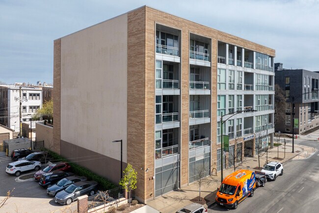 3505 N Ashland Ave in Chicago, IL - Building Photo - Building Photo