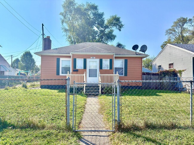 property at 1818 W Indiana Ave