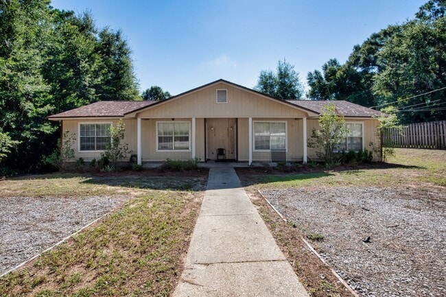 10150 Guidy Ln in Pensacola, FL - Building Photo - Building Photo