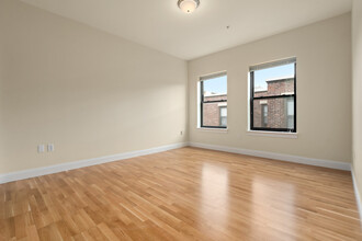 36 Peterborough St, Unit 16-303 in Boston, MA - Building Photo - Building Photo